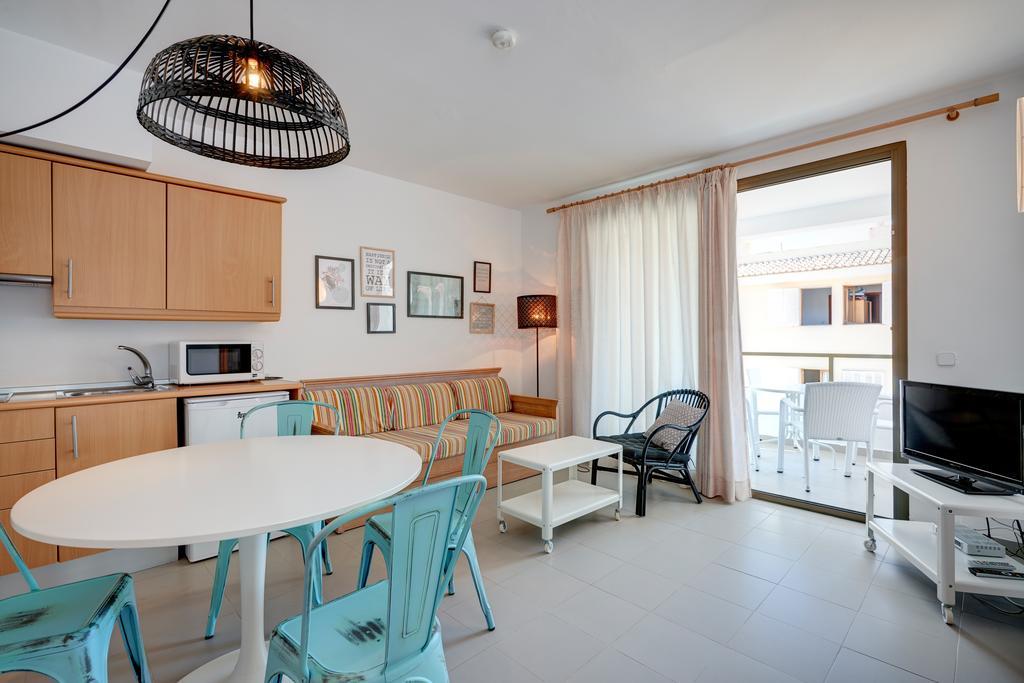 Lemar Apartments Colonia de Sant Jordi Szoba fotó